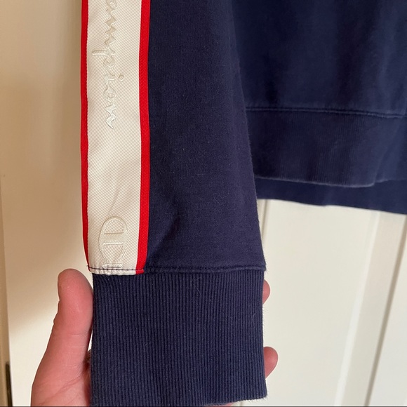 Champion sweatshirt, size large - Picture 2 of 5